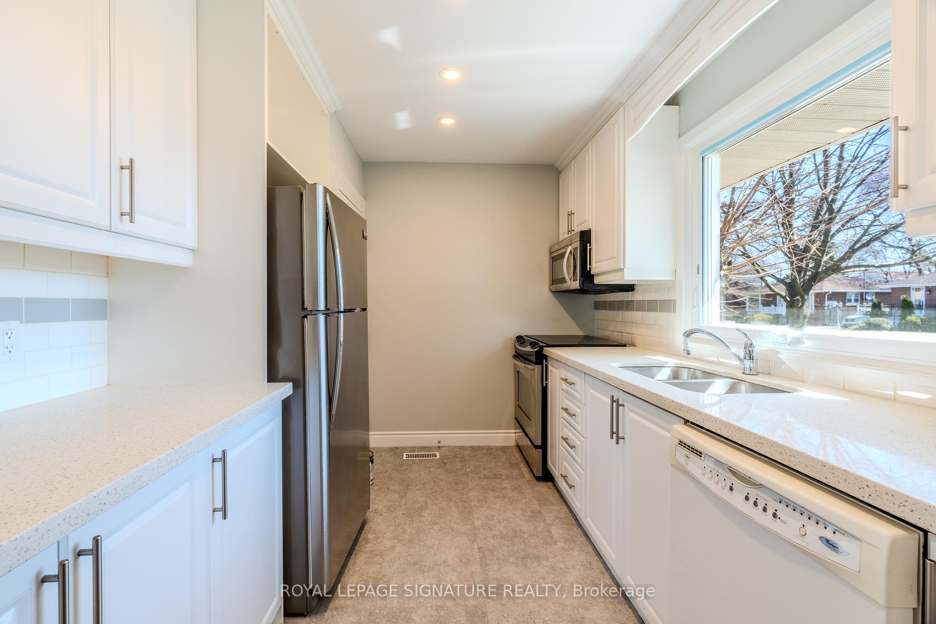 Photo 8 of 16 Toby Crescent, Hamilton, Huntington — HOMEH