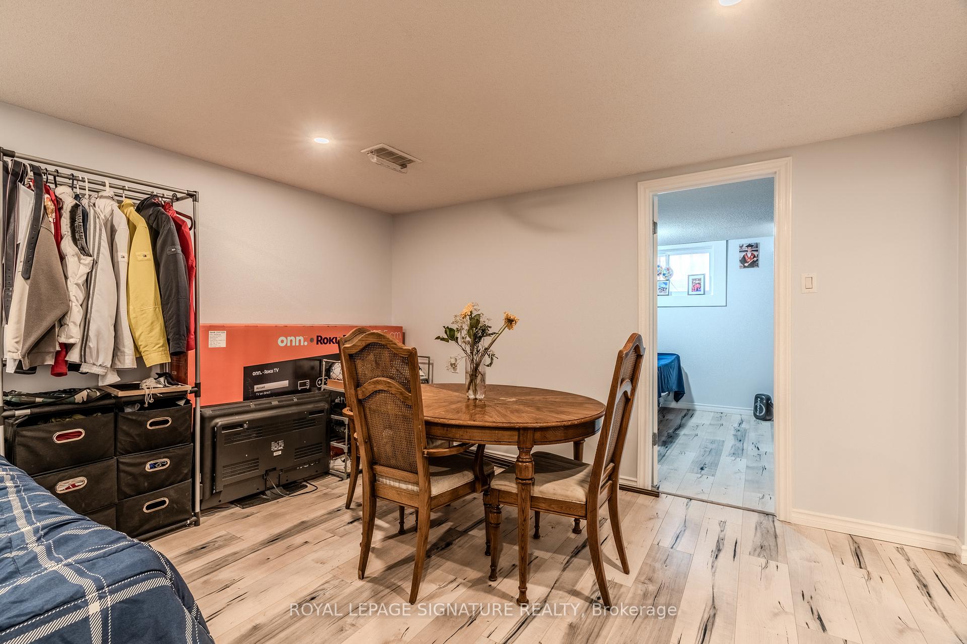 Photo 26 of 16 Toby Crescent, Hamilton, Huntington — HOMEH