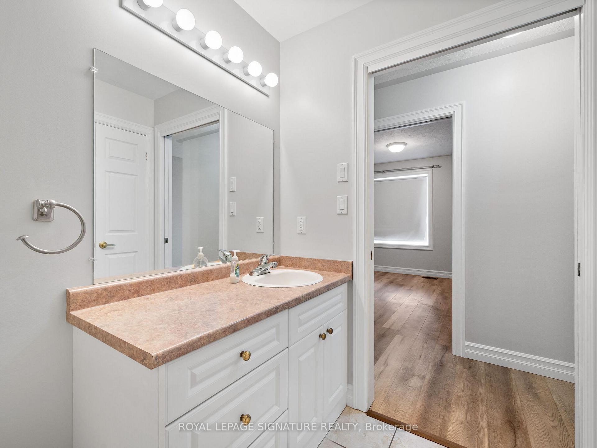Photo 12 of Unit 2, 9 1/2 York Street, Hamilton, Dundas — HOMEH