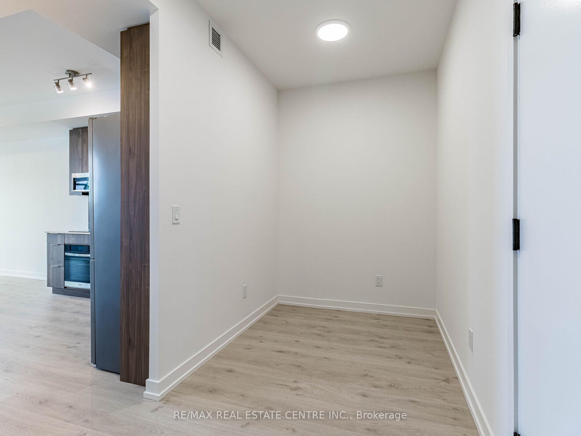 Photo 11 of Unit 236, 2501 Saw Whet Boulevard, Oakville, Glen Abbey — HOMEH