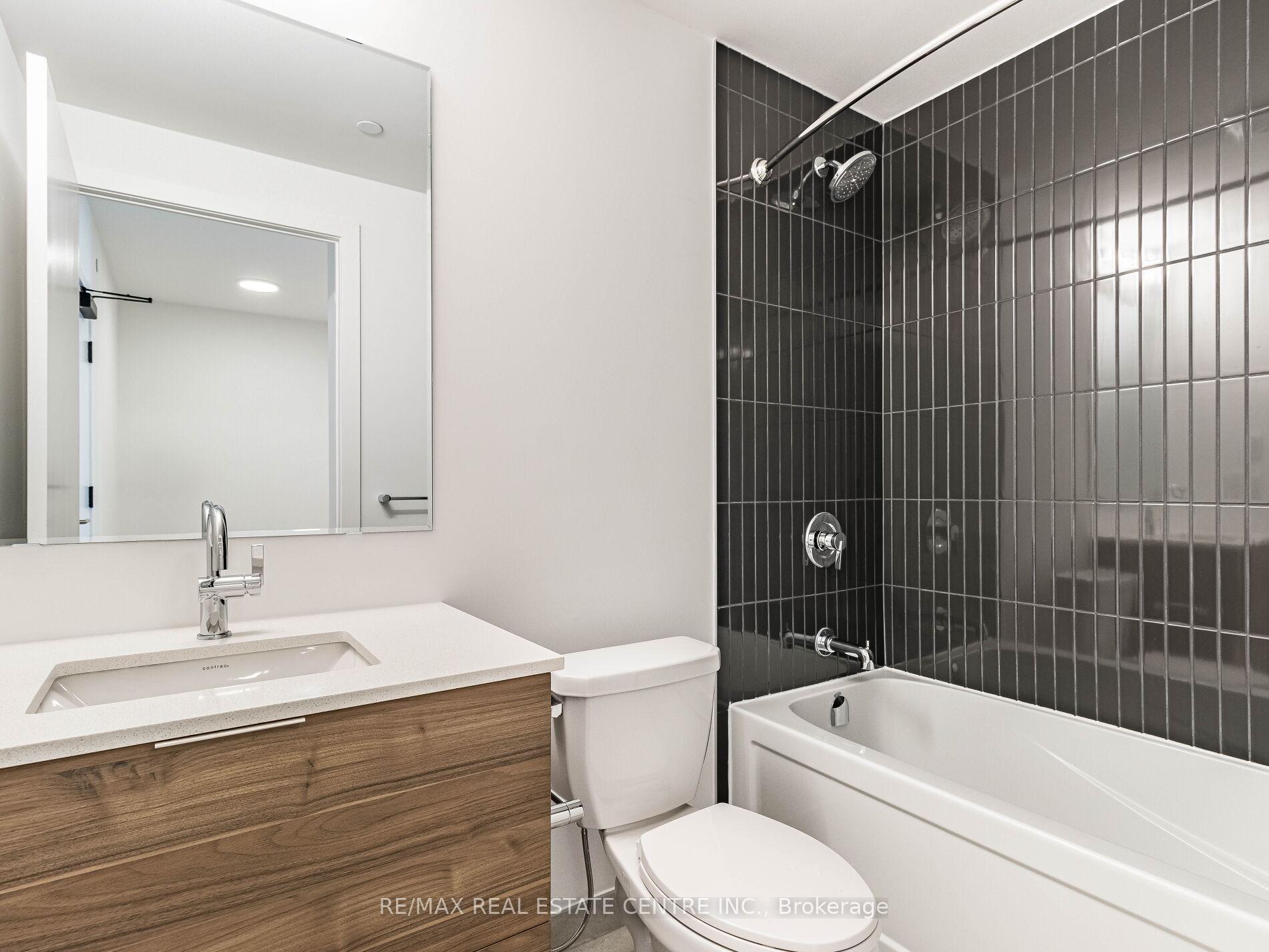 Photo 15 of Unit 236, 2501 Saw Whet Boulevard, Oakville, Glen Abbey — HOMEH