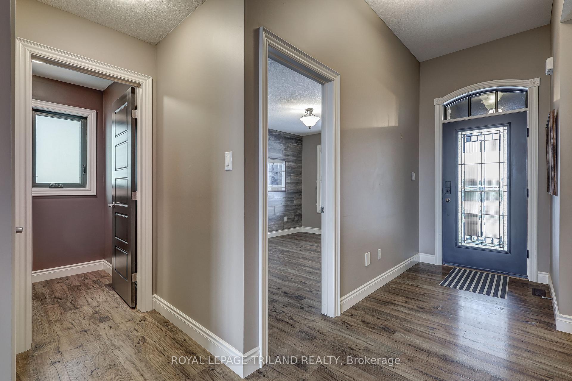 Photo 3 of 94 Shaw Valley Drive, St. Thomas — HOMEH