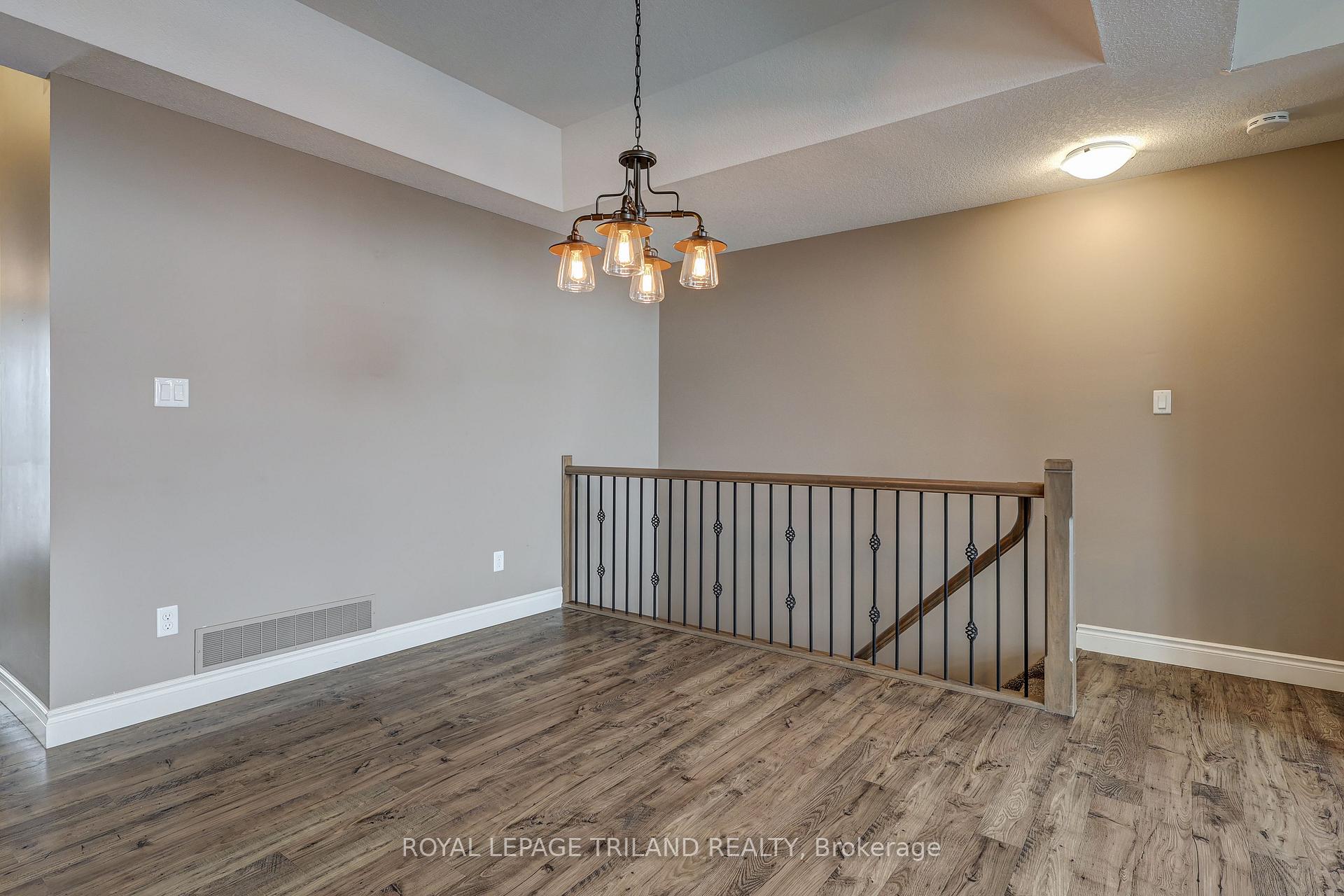 Photo 10 of 94 Shaw Valley Drive, St. Thomas — HOMEH