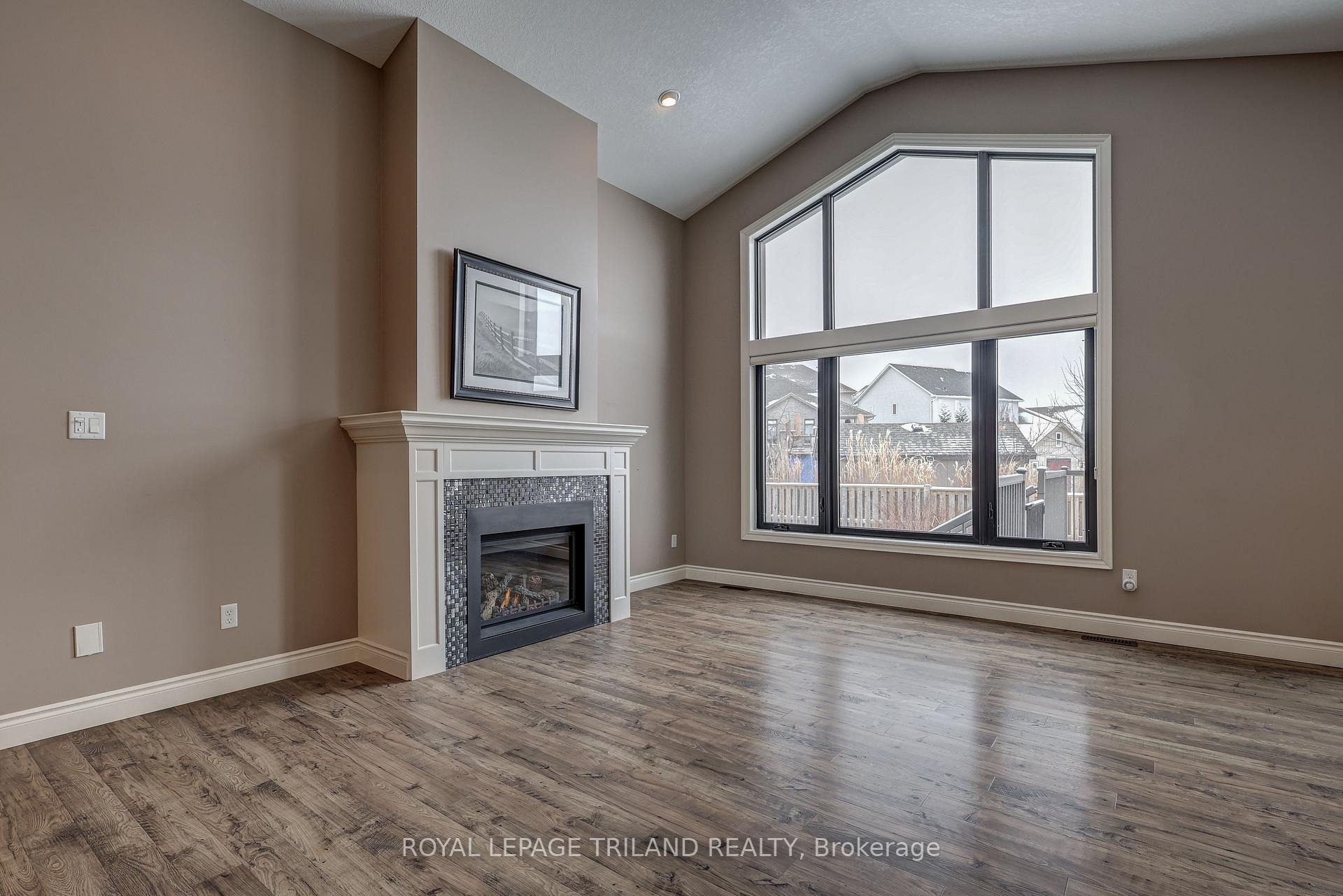 Photo 12 of 94 Shaw Valley Drive, St. Thomas — HOMEH