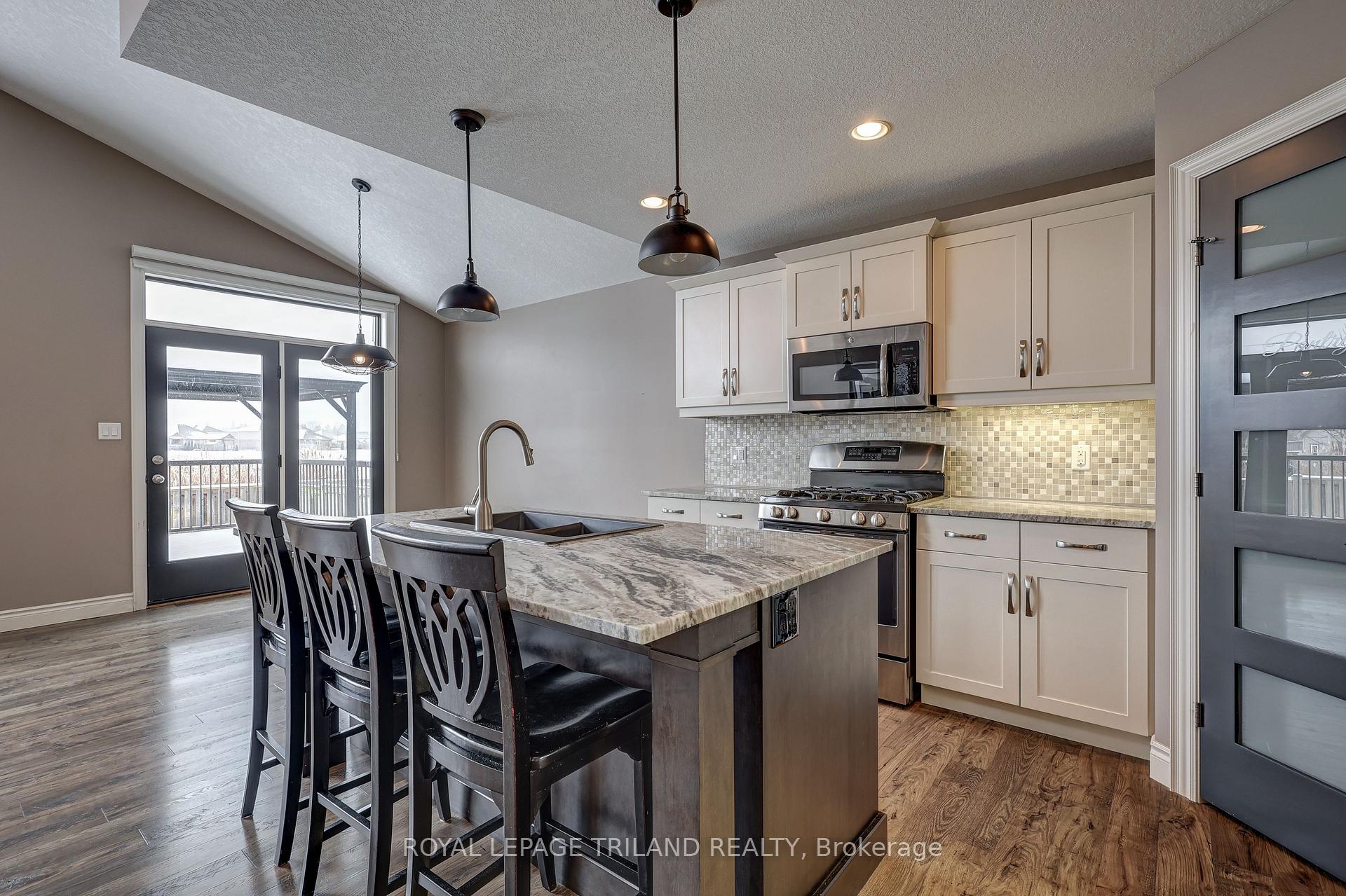 Photo 20 of 94 Shaw Valley Drive, St. Thomas — HOMEH