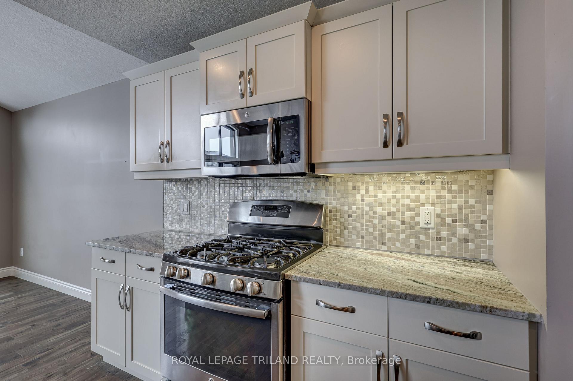 Photo 22 of 94 Shaw Valley Drive, St. Thomas — HOMEH