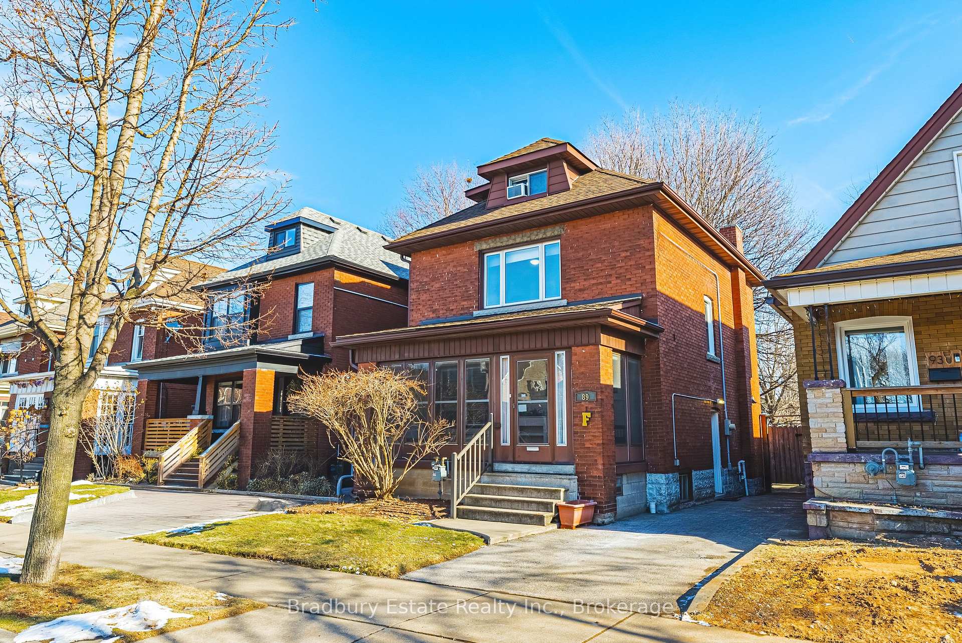 Photo 1 of 89 Graham Avenue S, Hamilton, Delta — HOMEH