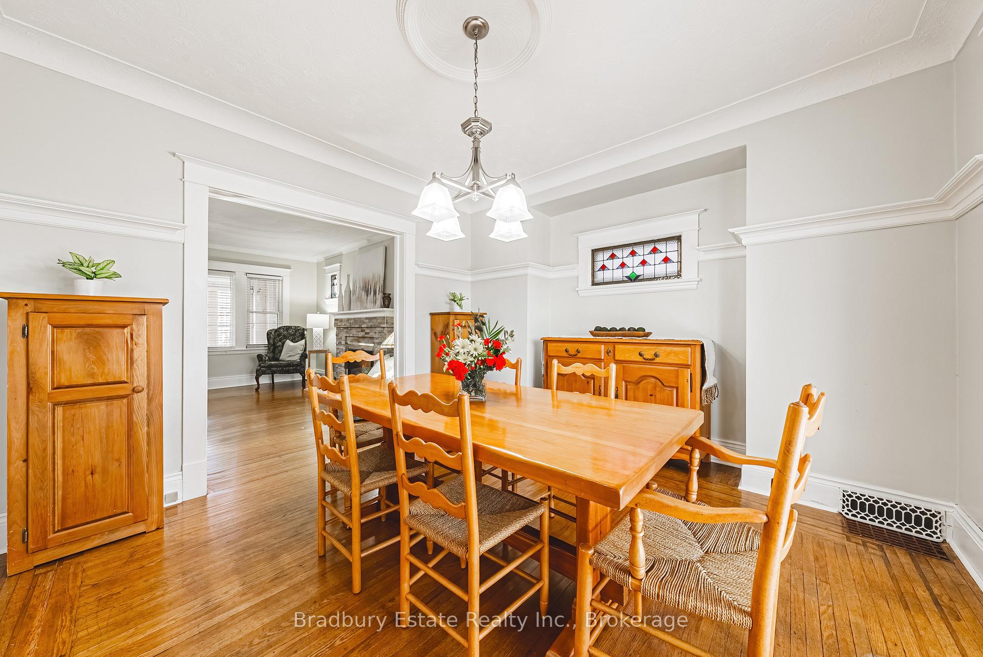 Photo 7 of 89 Graham Avenue S, Hamilton, Delta — HOMEH