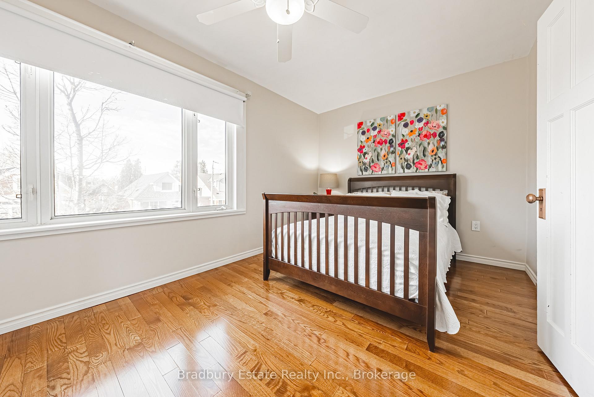 Photo 11 of 89 Graham Avenue S, Hamilton, Delta — HOMEH