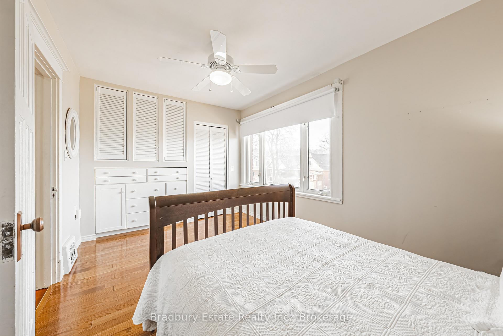 Photo 12 of 89 Graham Avenue S, Hamilton, Delta — HOMEH