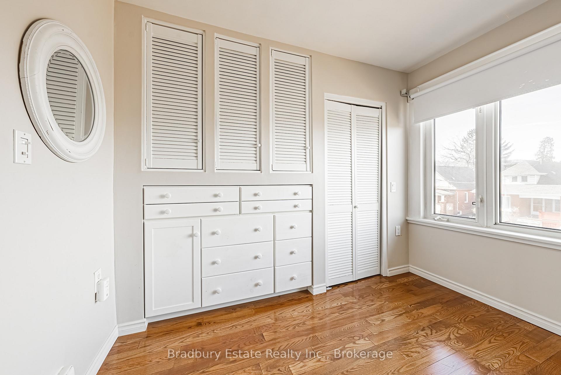 Photo 13 of 89 Graham Avenue S, Hamilton, Delta — HOMEH