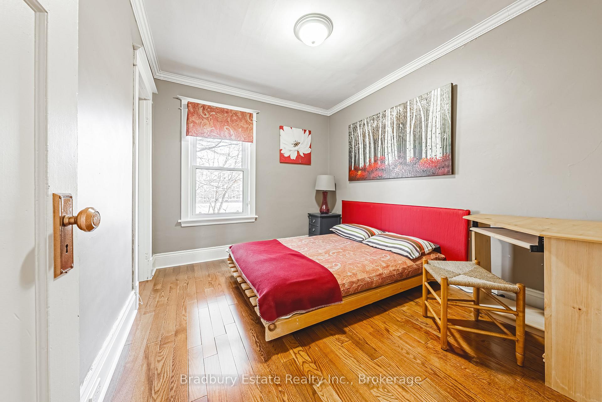 Photo 17 of 89 Graham Avenue S, Hamilton, Delta — HOMEH