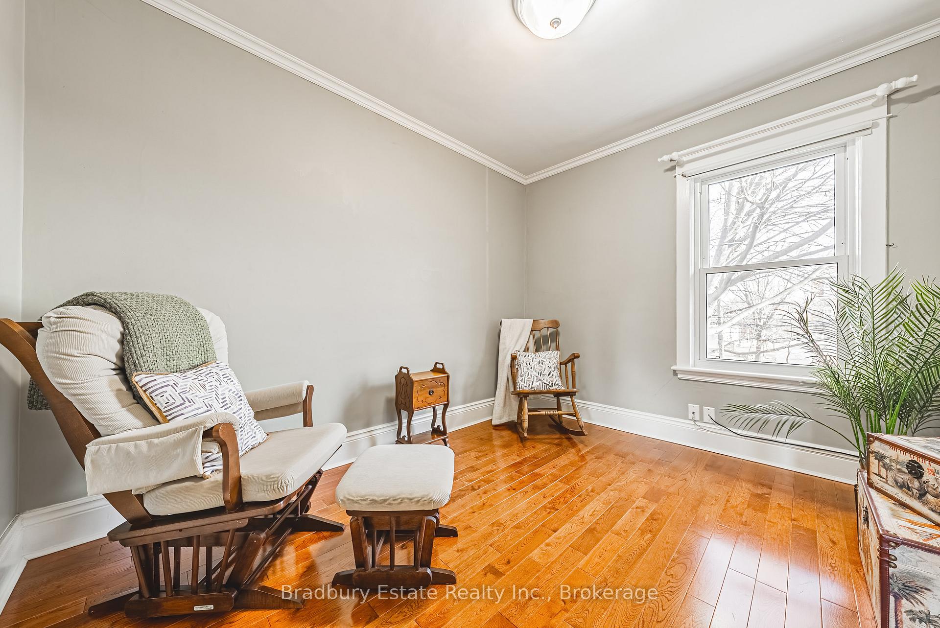 Photo 18 of 89 Graham Avenue S, Hamilton, Delta — HOMEH