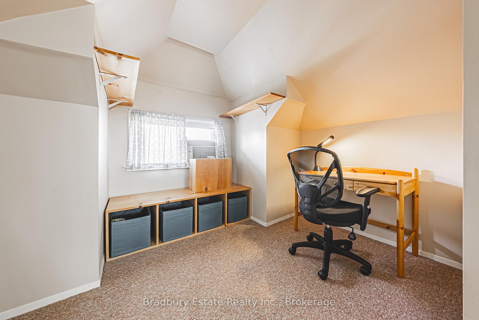 Photo 20 of 89 Graham Avenue S, Hamilton, Delta — HOMEH