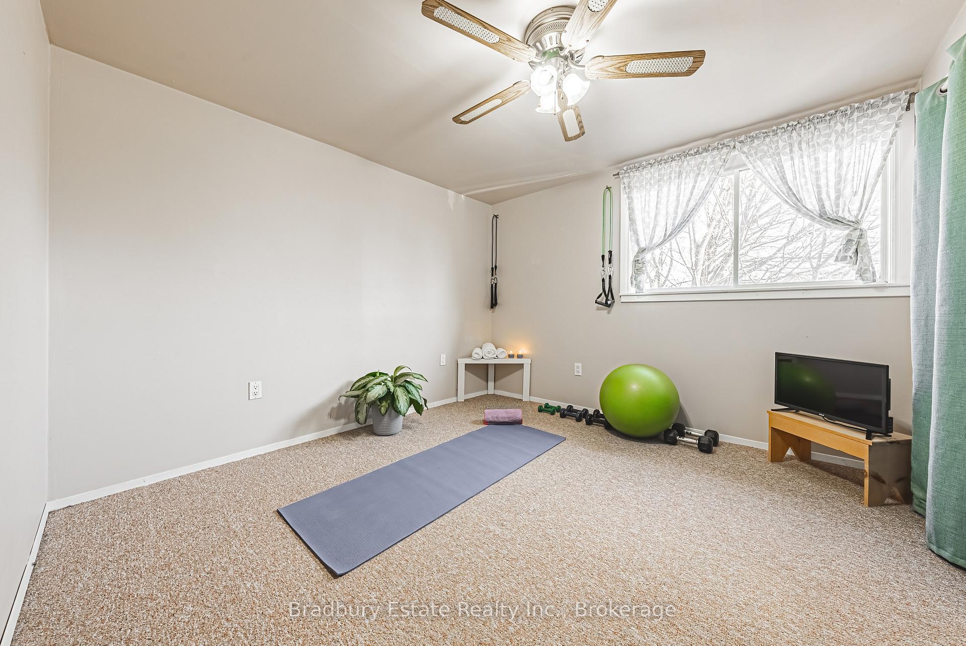 Photo 22 of 89 Graham Avenue S, Hamilton, Delta — HOMEH