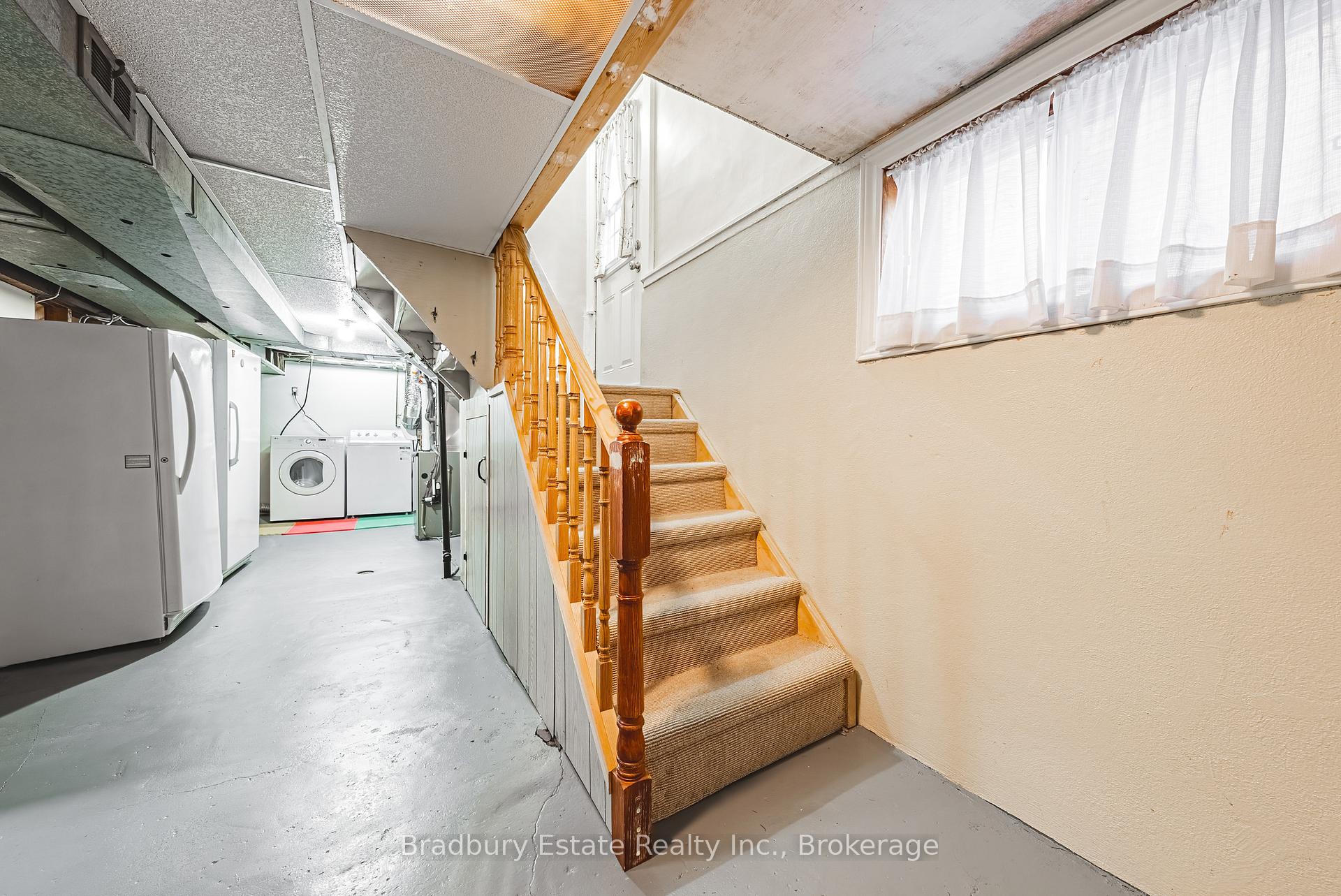 Photo 23 of 89 Graham Avenue S, Hamilton, Delta — HOMEH