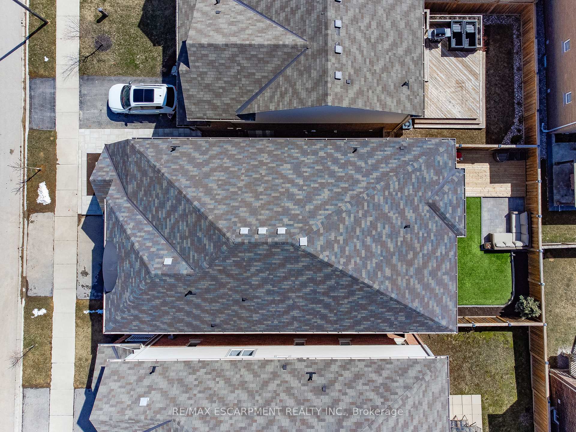 Photo 24 of 107 Stillwater Crescent, Hamilton, Waterdown — HOMEH
