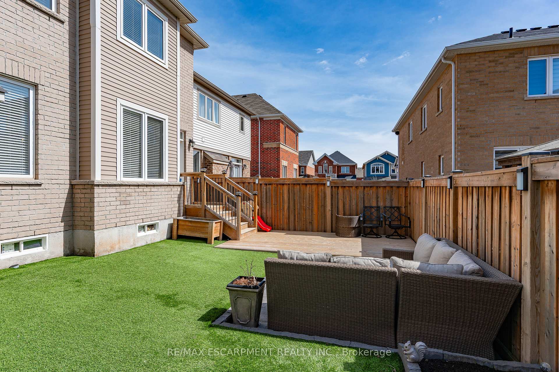 Photo 28 of 107 Stillwater Crescent, Hamilton, Waterdown — HOMEH