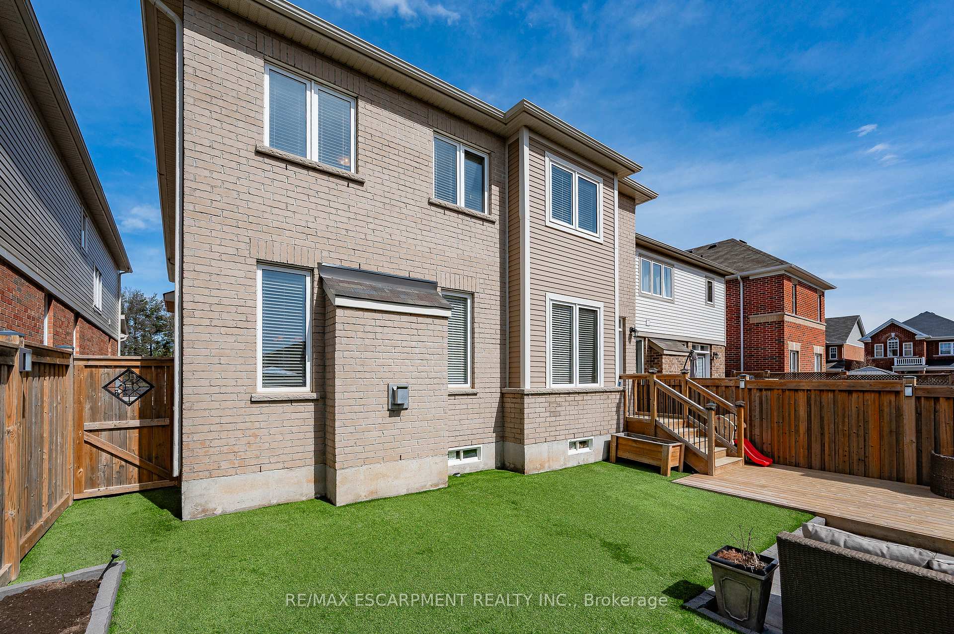 Photo 29 of 107 Stillwater Crescent, Hamilton, Waterdown — HOMEH