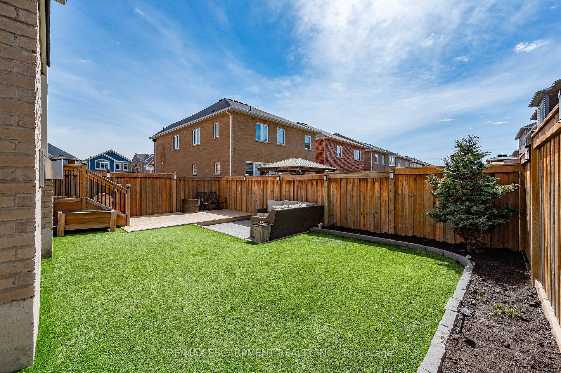 Photo 30 of 107 Stillwater Crescent, Hamilton, Waterdown — HOMEH