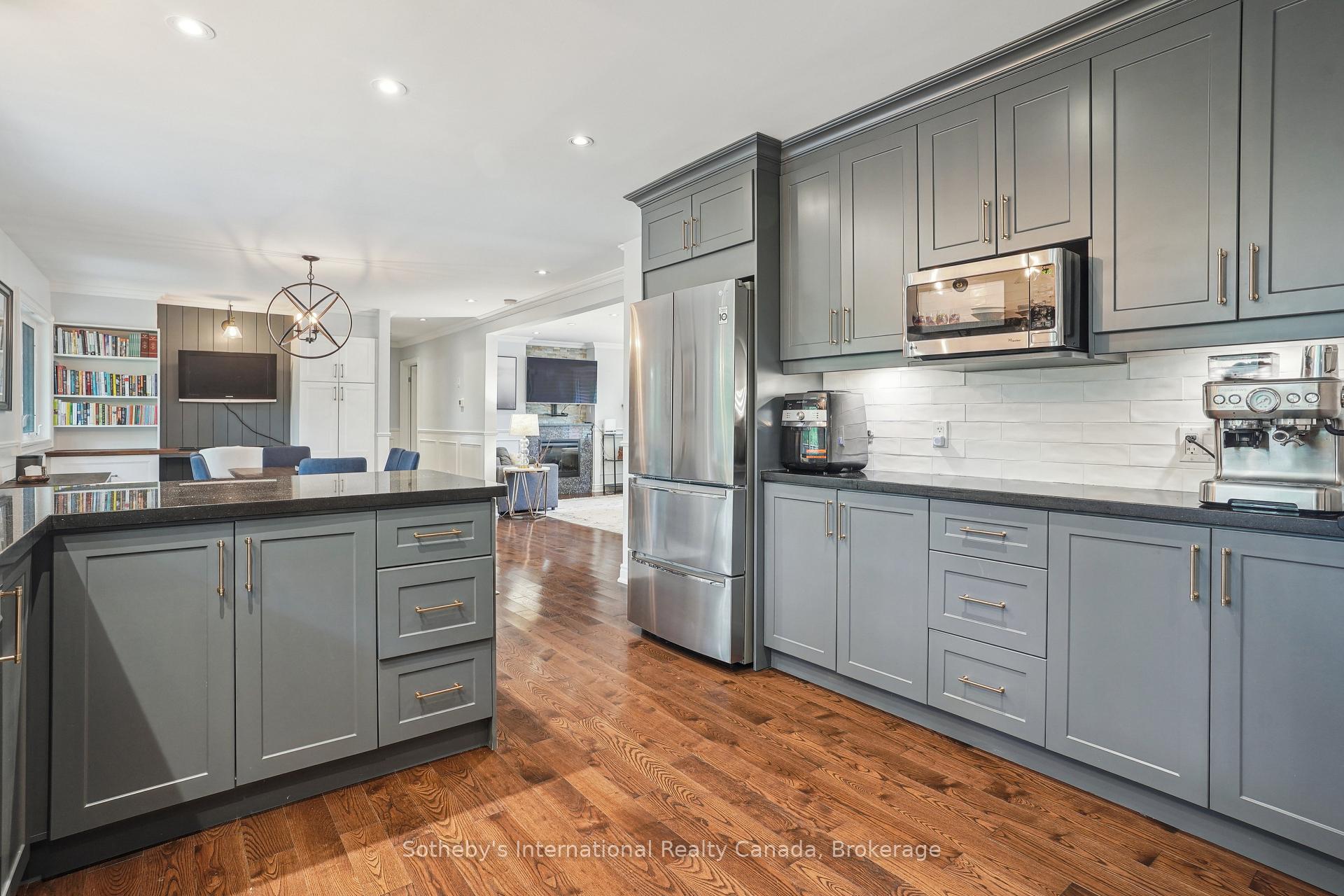 Photo 17 of 121 Grant Boulevard, Hamilton, Dundas — HOMEH
