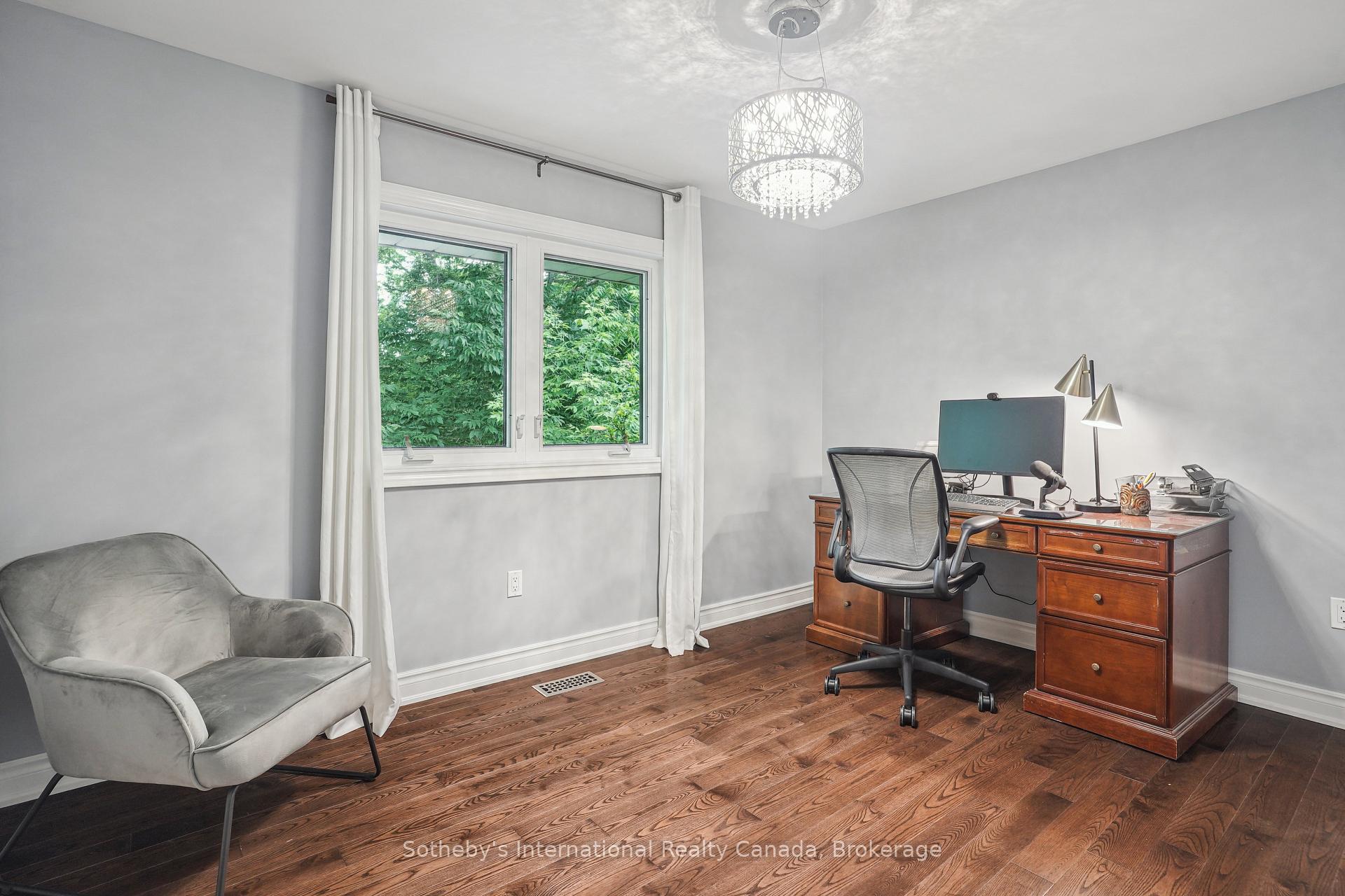 Photo 21 of 121 Grant Boulevard, Hamilton, Dundas — HOMEH