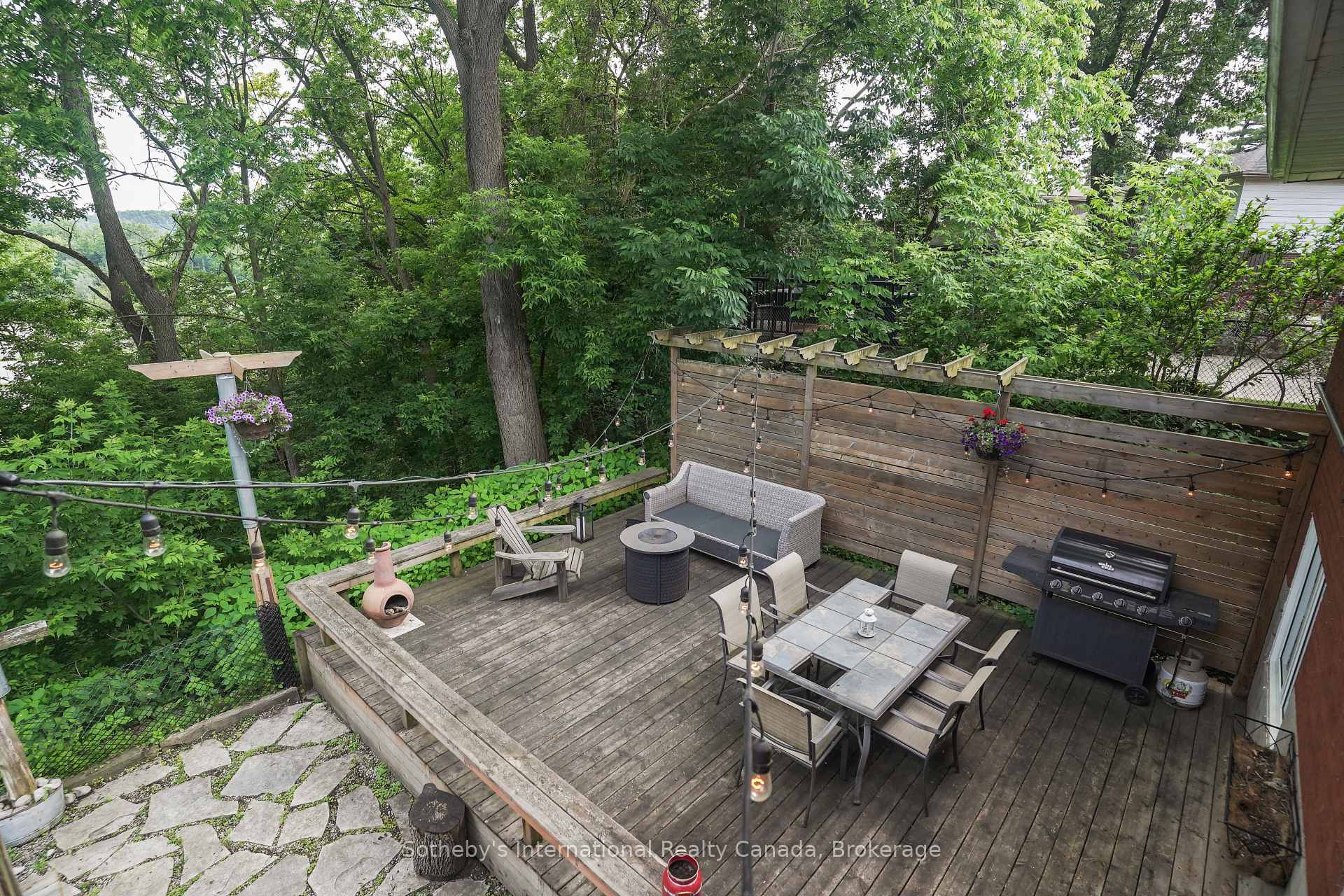 Photo 24 of 121 Grant Boulevard, Hamilton, Dundas — HOMEH