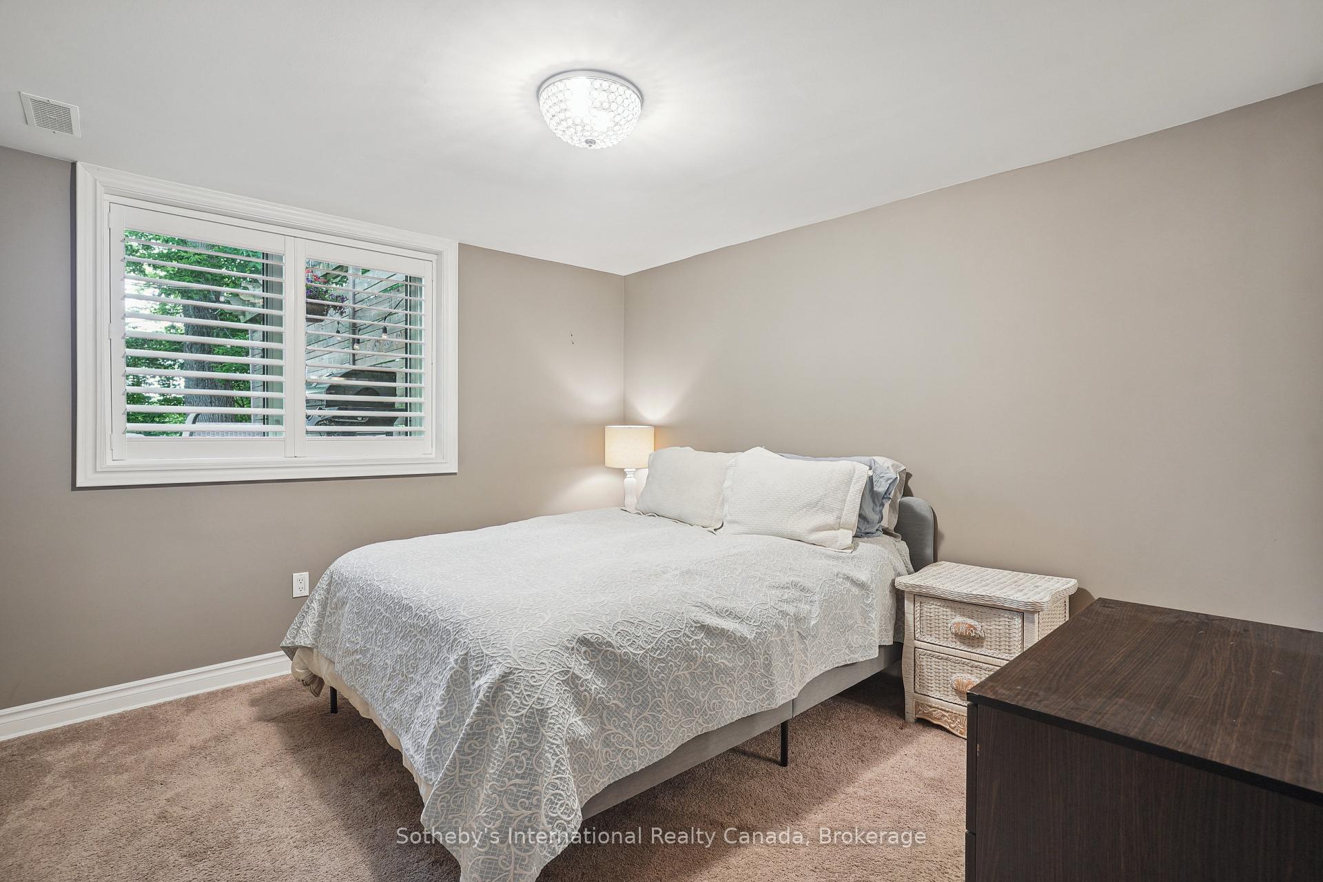 Photo 37 of 121 Grant Boulevard, Hamilton, Dundas — HOMEH