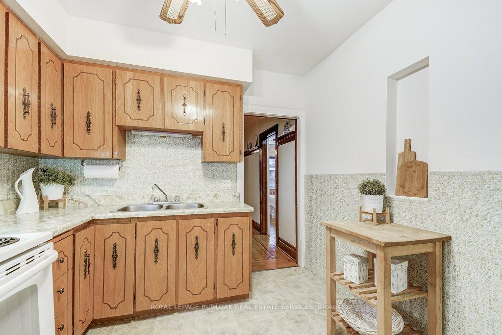 Photo 10 of 445 Herkimer Street, Hamilton, Kirkendall — HOMEH