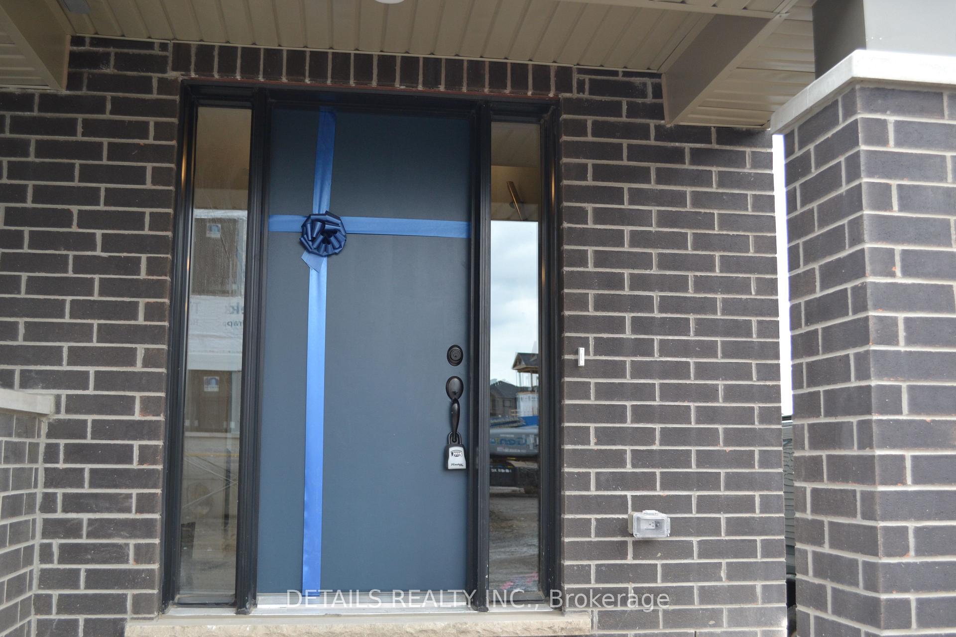 Photo 2 of 300 Ilmenite Private, Ottawa, Barrhaven - Heritage Park — HOMEH