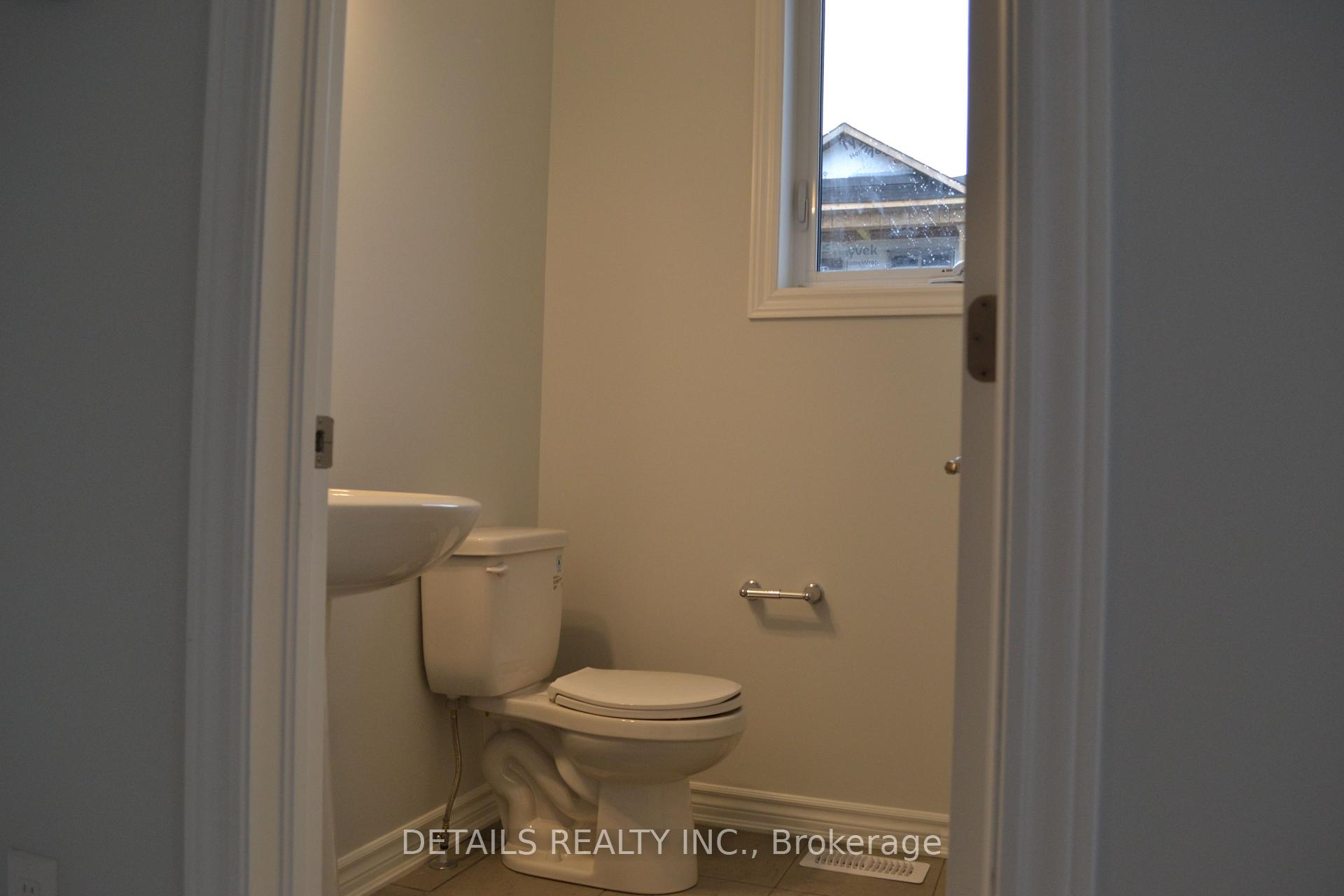 Photo 11 of 300 Ilmenite Private, Ottawa, Barrhaven - Heritage Park — HOMEH