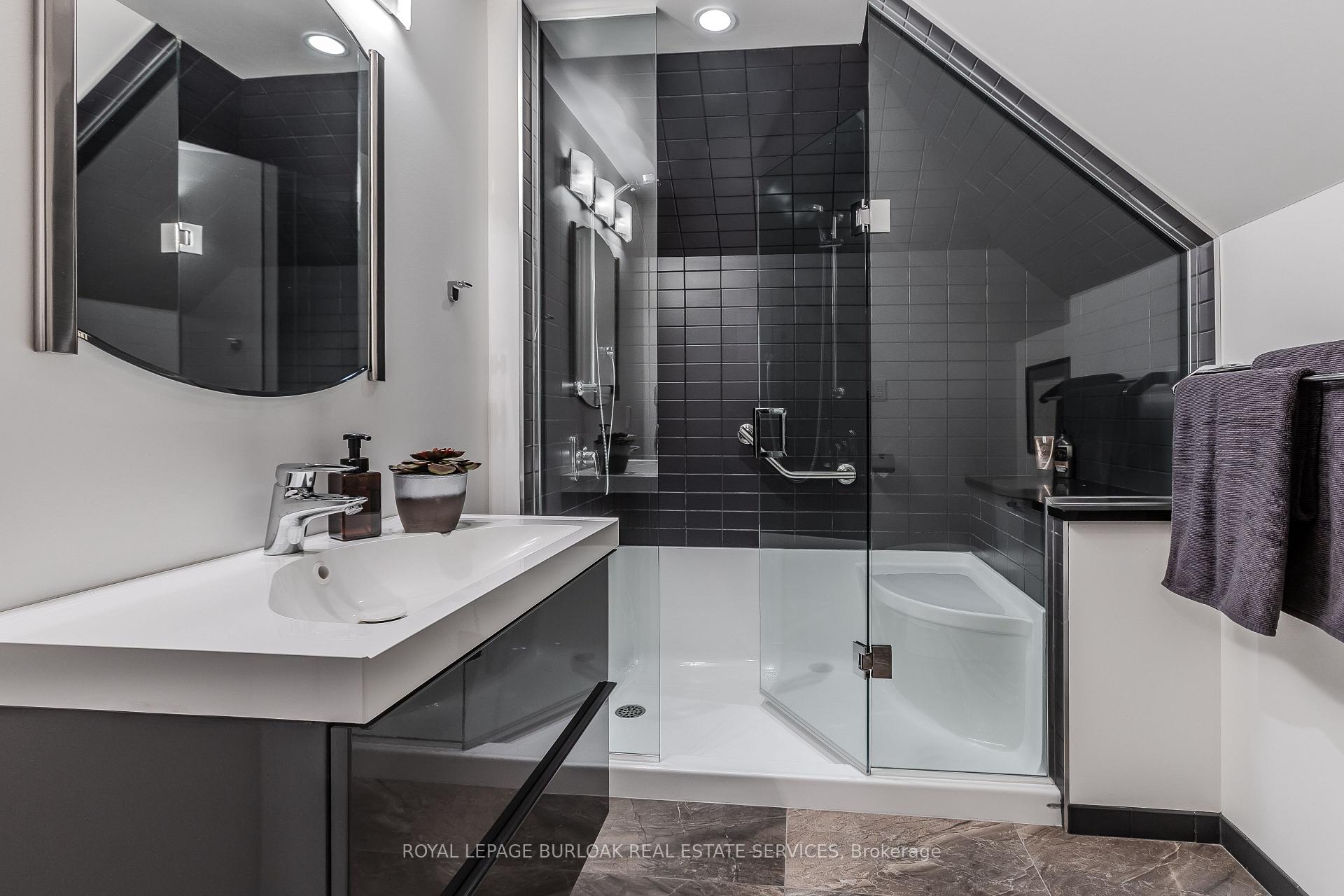 Photo 110 of 20 Wildan Drive, Hamilton, Freelton — HOMEH