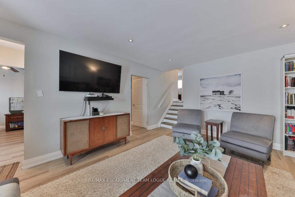 Photo 29 of 610 Mohawk Road E, Hamilton, Lawfield — HOMEH