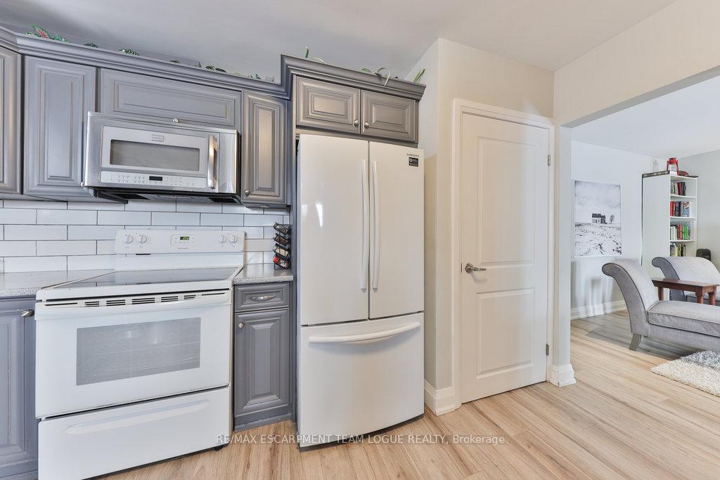 Photo 13 of 610 Mohawk Road E, Hamilton, Lawfield — HOMEH