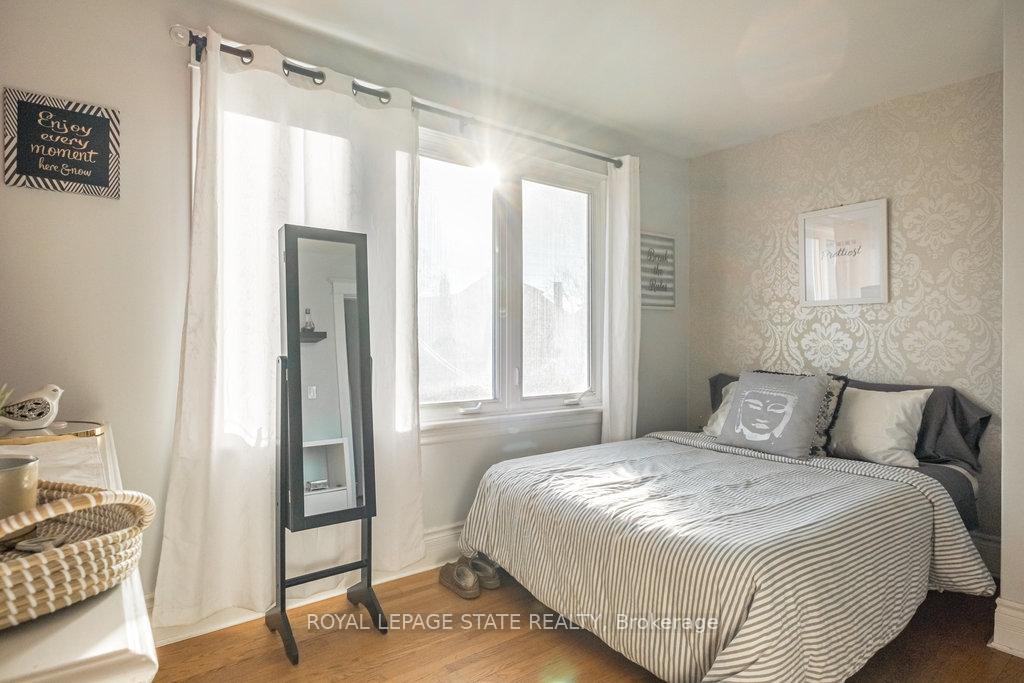 Photo 20 of 15 Connaught Avenue S, Hamilton, Gibson — HOMEH
