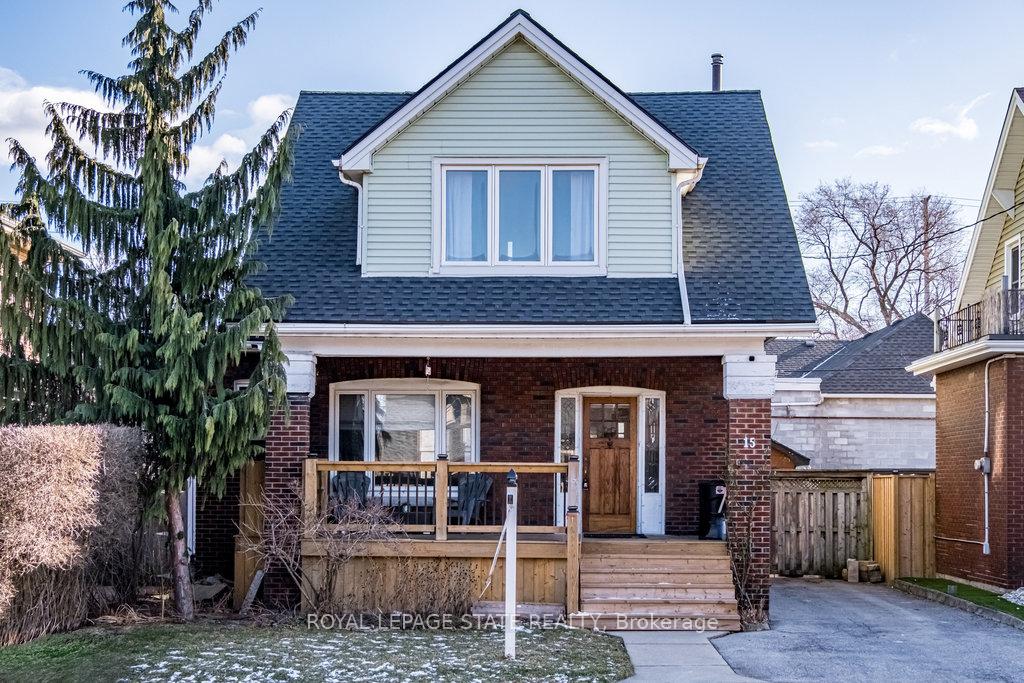 Photo 2 of 15 Connaught Avenue S, Hamilton, Gibson — HOMEH