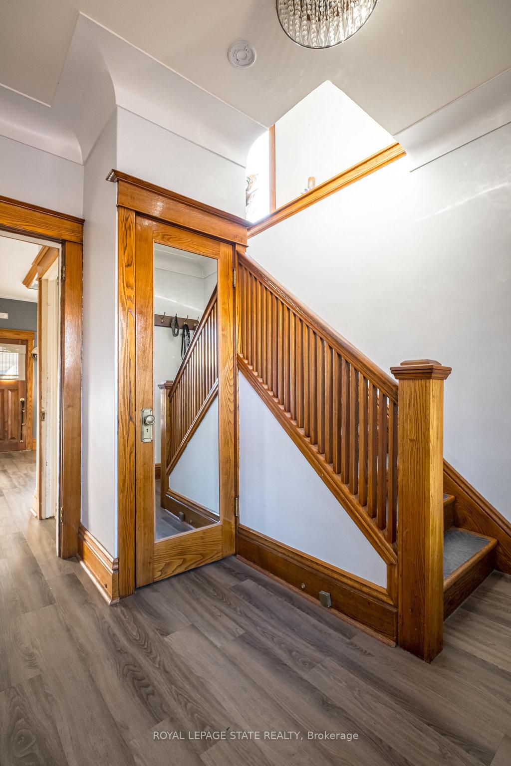 Photo 23 of 15 Connaught Avenue S, Hamilton, Gibson — HOMEH
