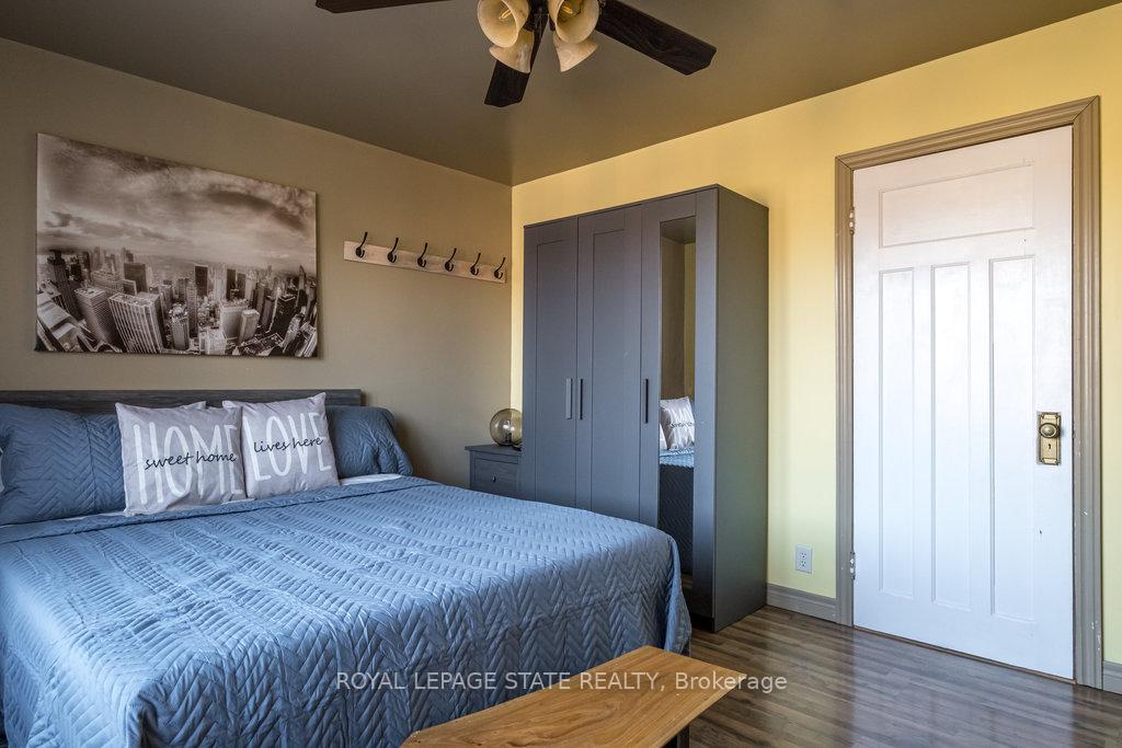 Photo 31 of 15 Connaught Avenue S, Hamilton, Gibson — HOMEH