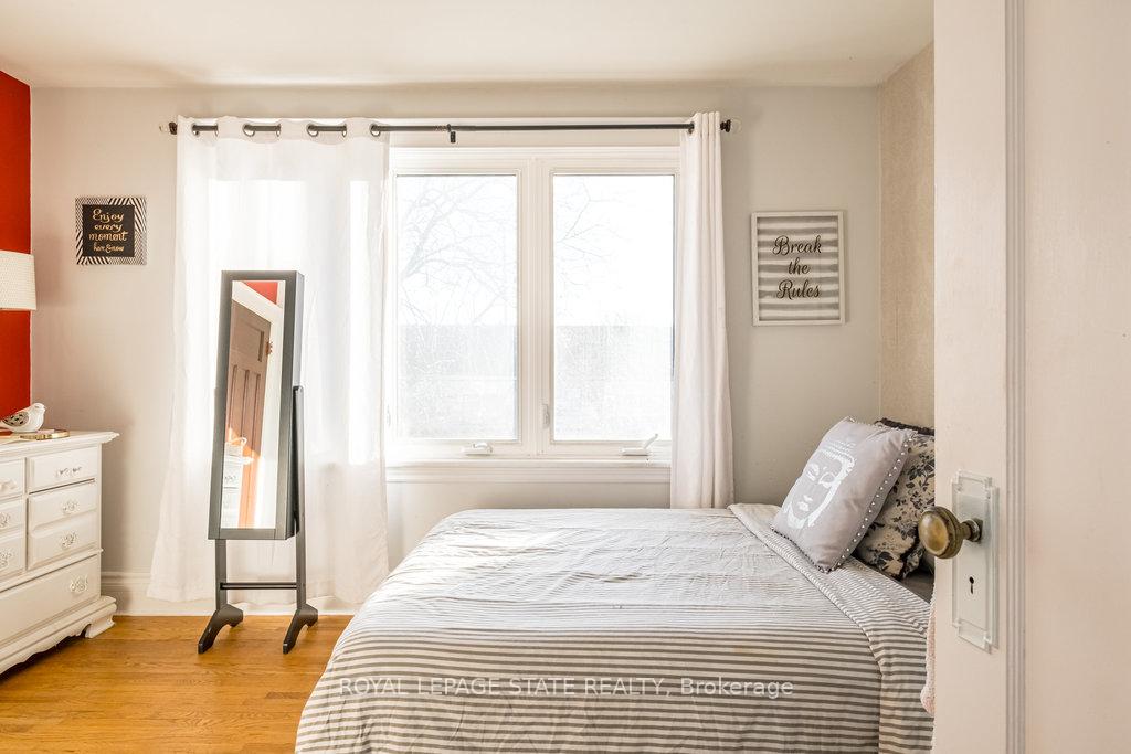 Photo 38 of 15 Connaught Avenue S, Hamilton, Gibson — HOMEH