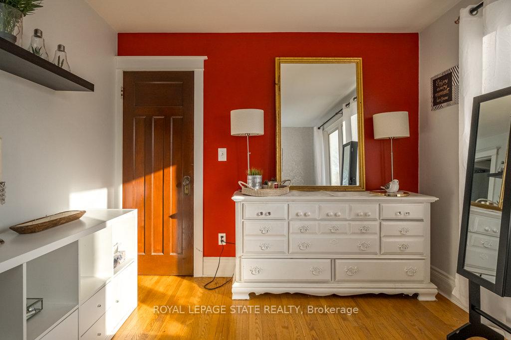 Photo 41 of 15 Connaught Avenue S, Hamilton, Gibson — HOMEH