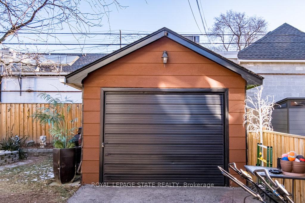 Photo 50 of 15 Connaught Avenue S, Hamilton, Gibson — HOMEH