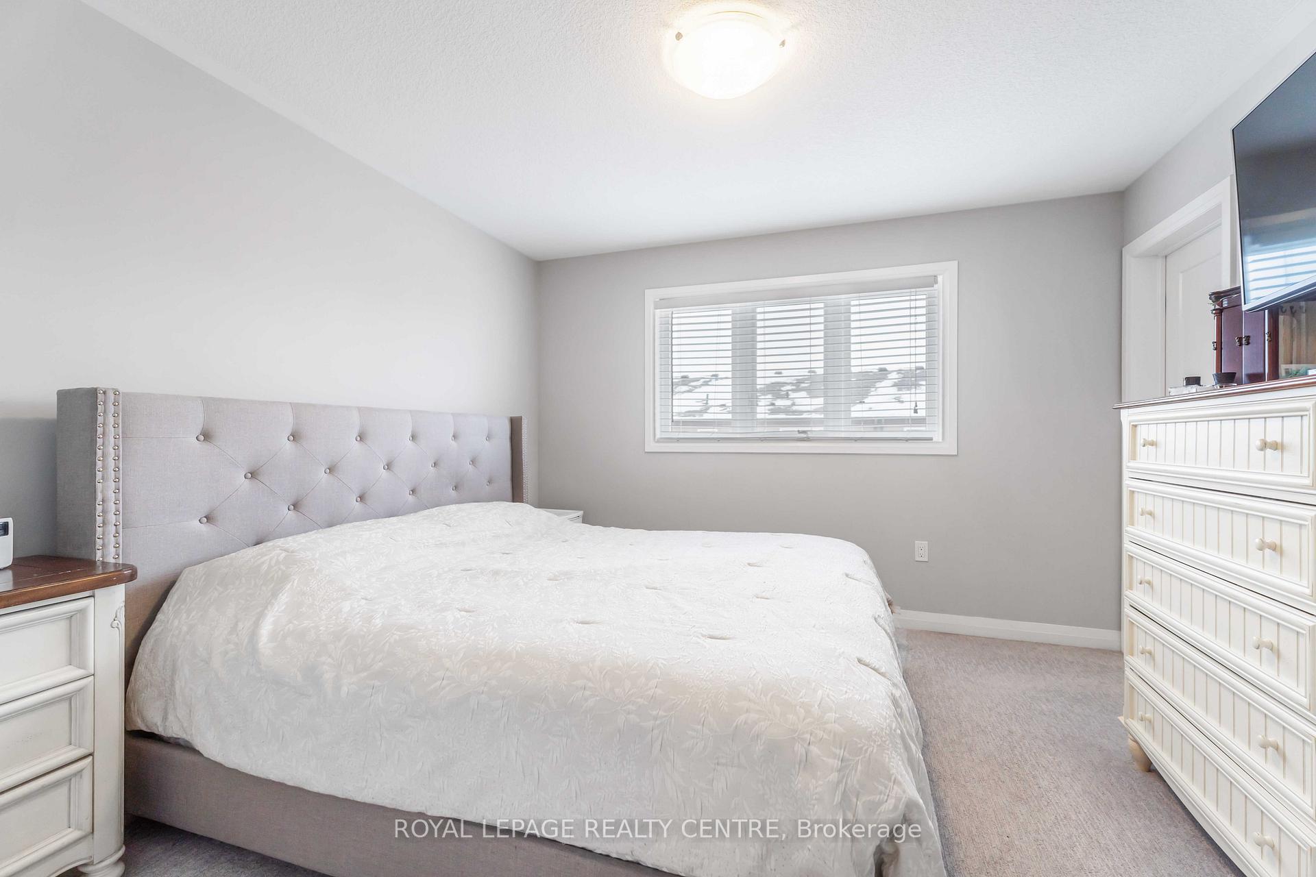 Photo 35 of 62 Aquarius Crescent, Hamilton, Rural Glanbrook — HOMEH