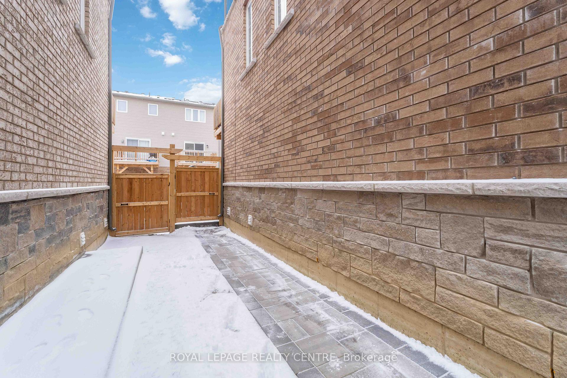 Photo 45 of 62 Aquarius Crescent, Hamilton, Rural Glanbrook — HOMEH