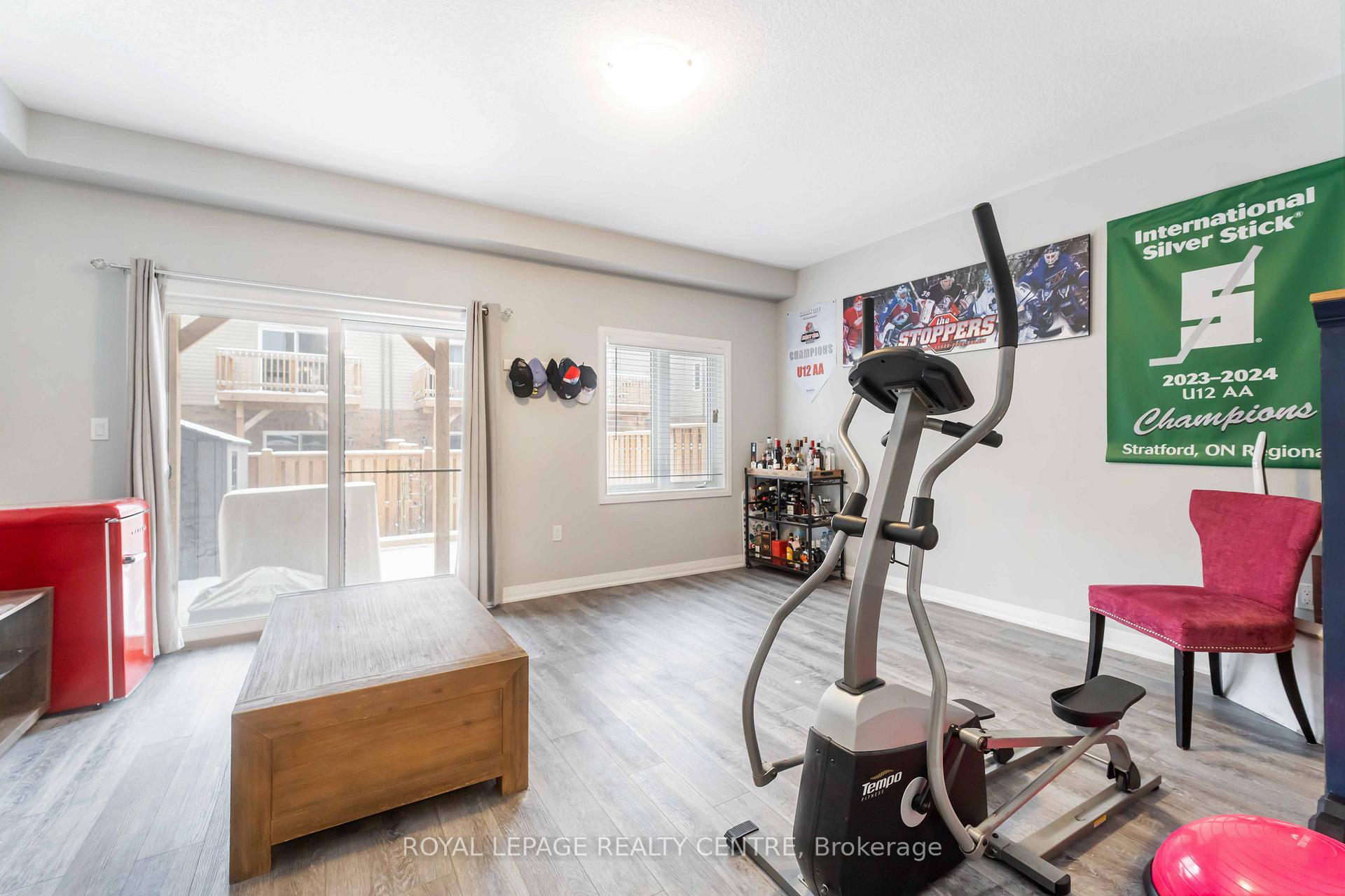 Photo 5 of 62 Aquarius Crescent, Hamilton, Rural Glanbrook — HOMEH