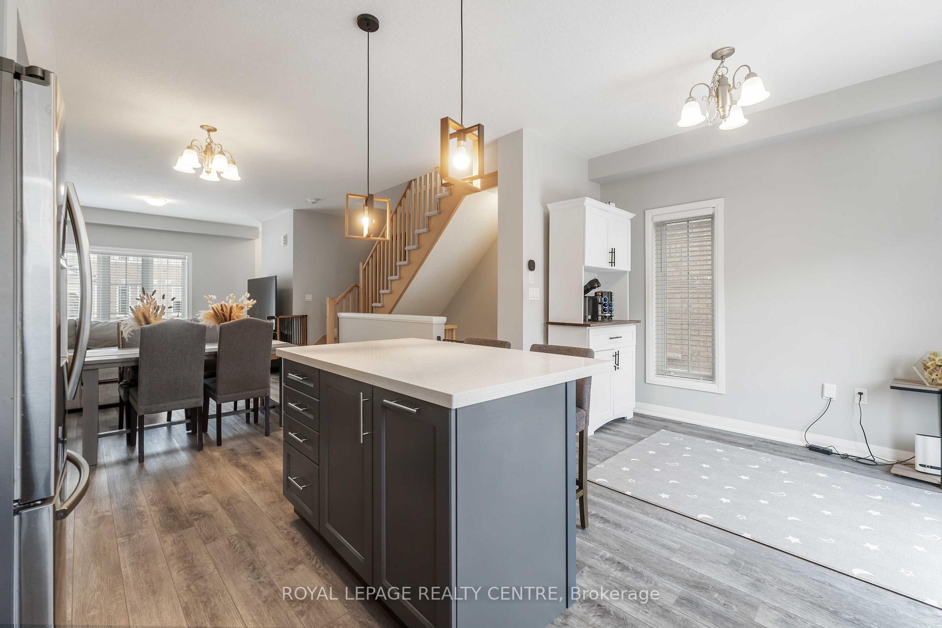 Photo 9 of 62 Aquarius Crescent, Hamilton, Rural Glanbrook — HOMEH