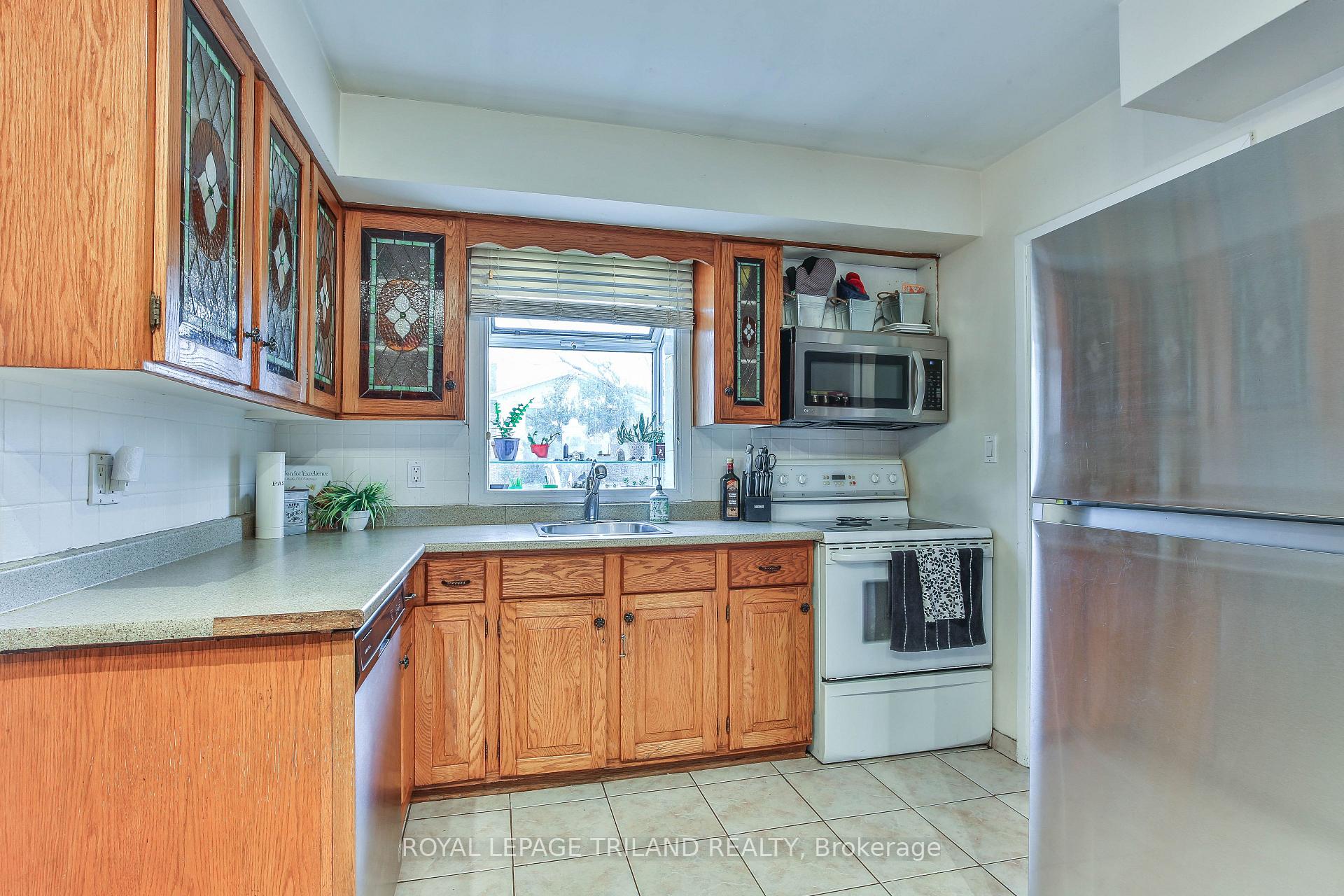 Photo 7 of 5 Dyer Street, St. Thomas — HOMEH