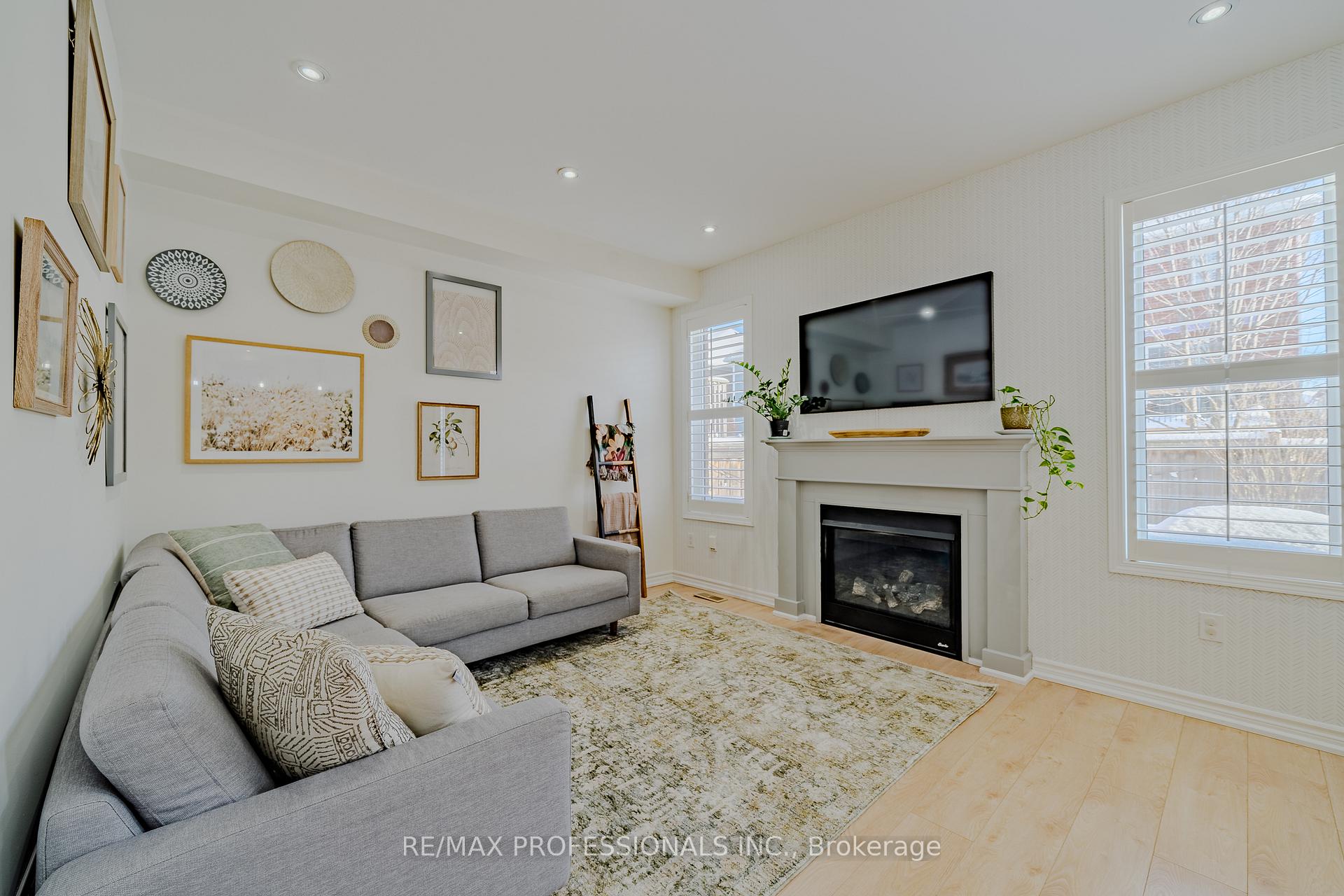 Photo 12 of 297 Fellowes Crescent, Hamilton, Waterdown — HOMEH