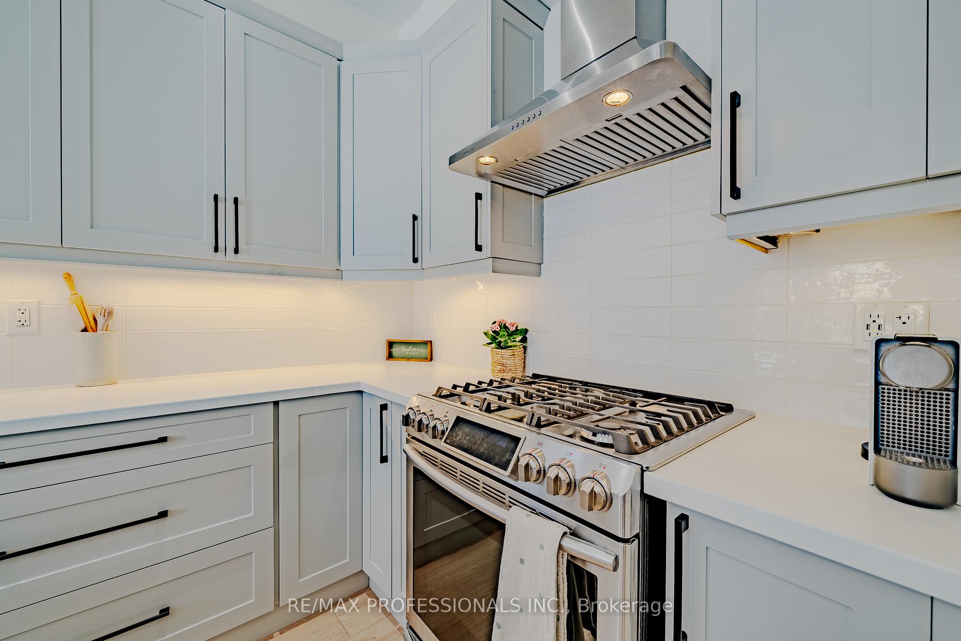 Photo 16 of 297 Fellowes Crescent, Hamilton, Waterdown — HOMEH