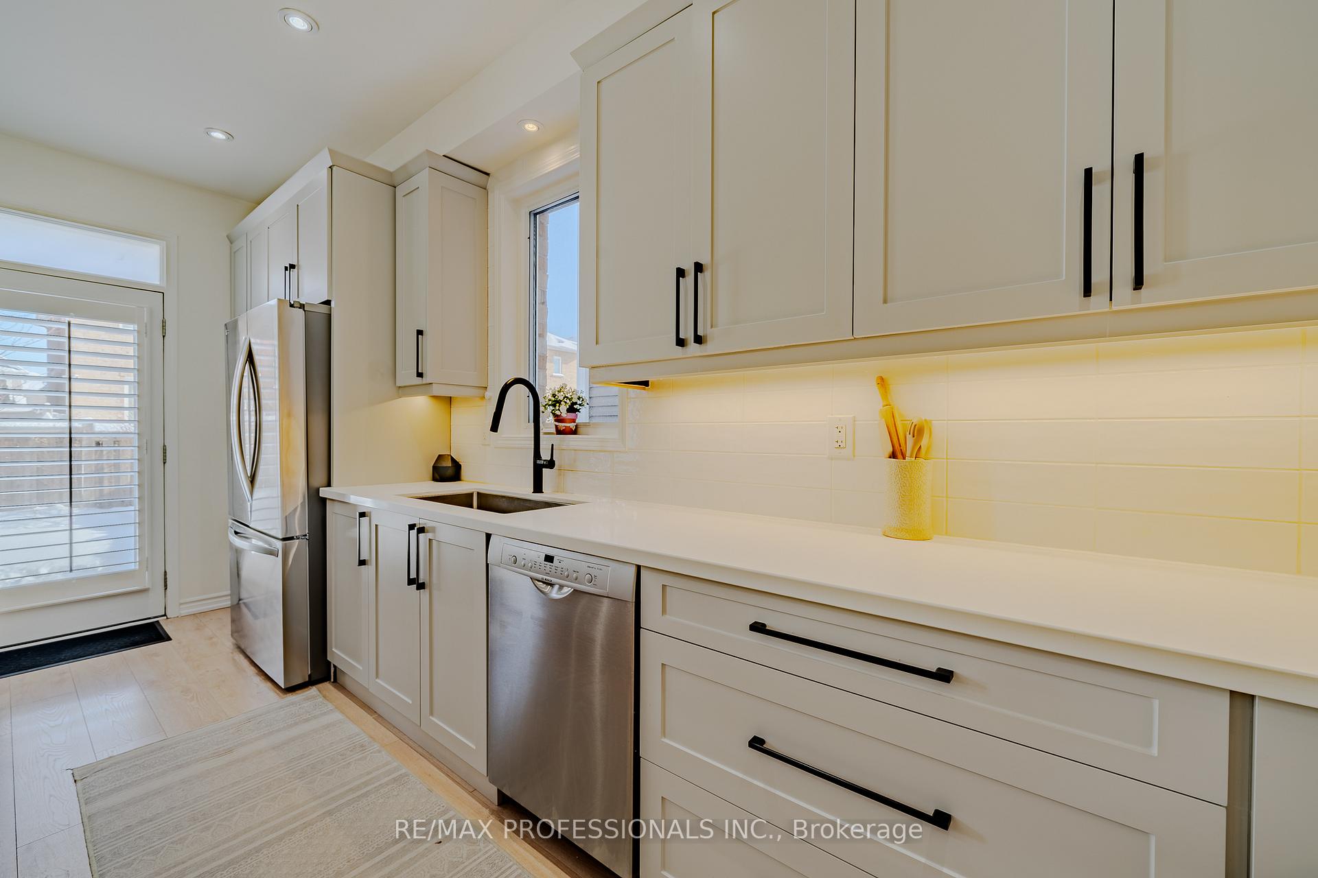 Photo 17 of 297 Fellowes Crescent, Hamilton, Waterdown — HOMEH