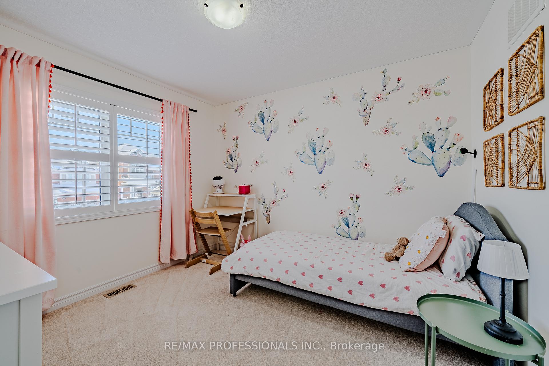 Photo 25 of 297 Fellowes Crescent, Hamilton, Waterdown — HOMEH